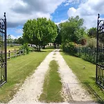 Domaine Des Hugons 펜션 Prignac-et-Marcamps