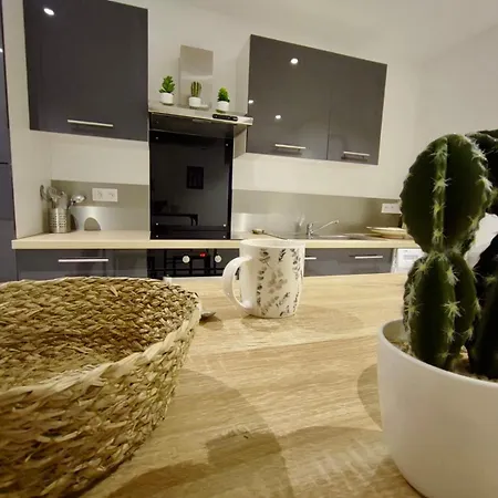 Semesterbostad Domaine Des Hugons