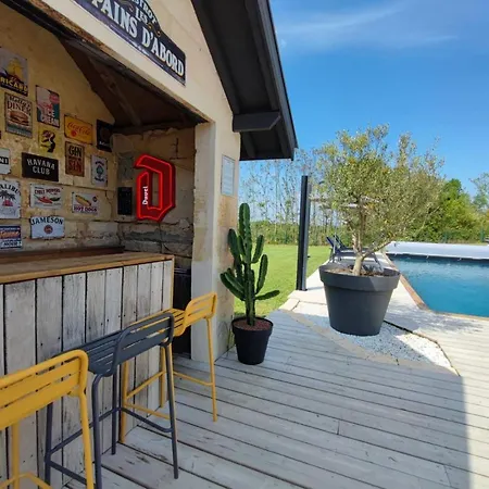 Holiday home Domaine Des Hugons Prignac-et-Marcamps