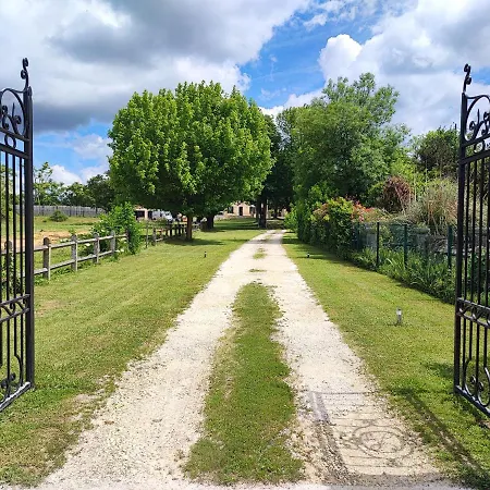Domaine Des Hugons Holiday home Prignac-et-Marcamps